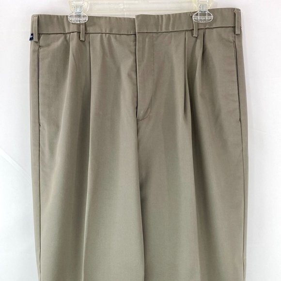 Dockers Pants 34 x 34 Relaxed Fit, Pleated Front, Khaki Dress Pants Cotton Blend - Picture 1 of 7
